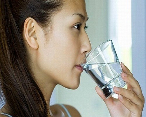 Người bệnh tiểu đường nên uống nước như thế nào